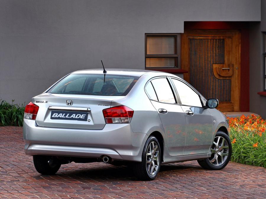  Honda Ballade 2011 года  (фото 4 из 21)